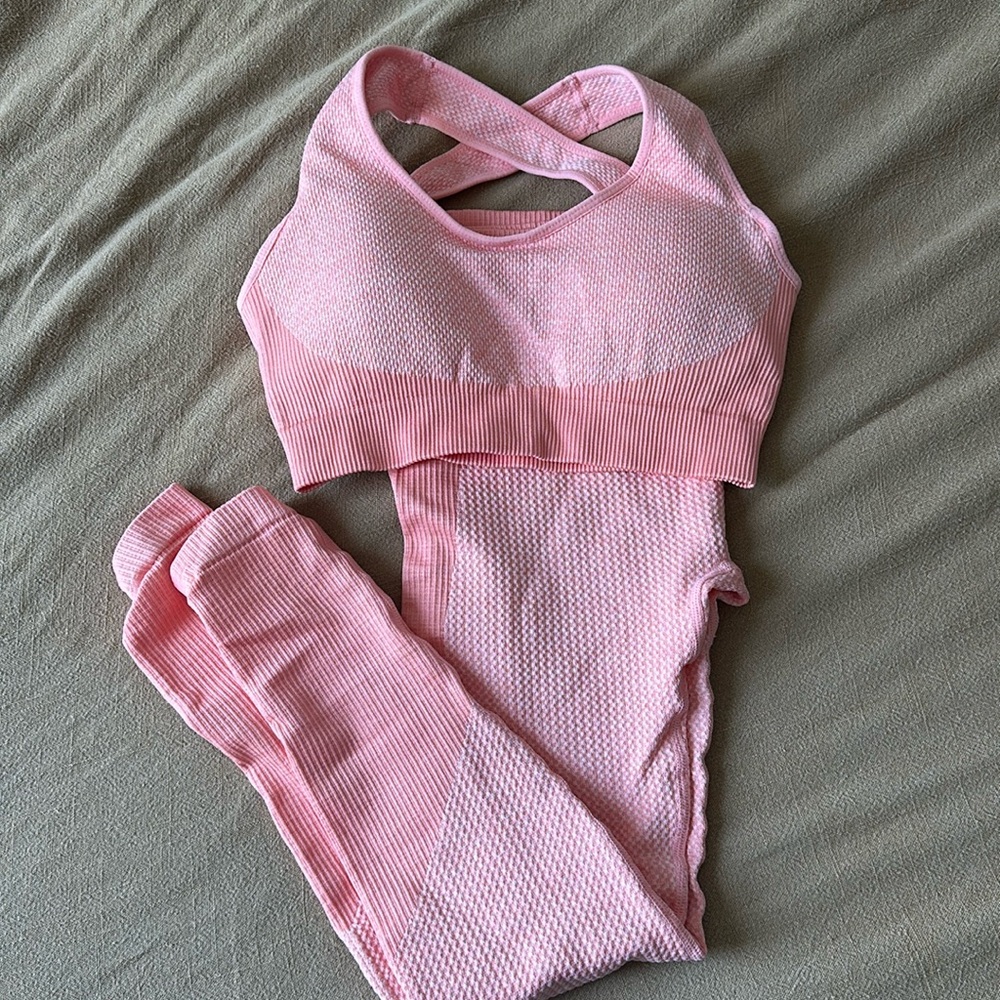 Pink athleisure outfit